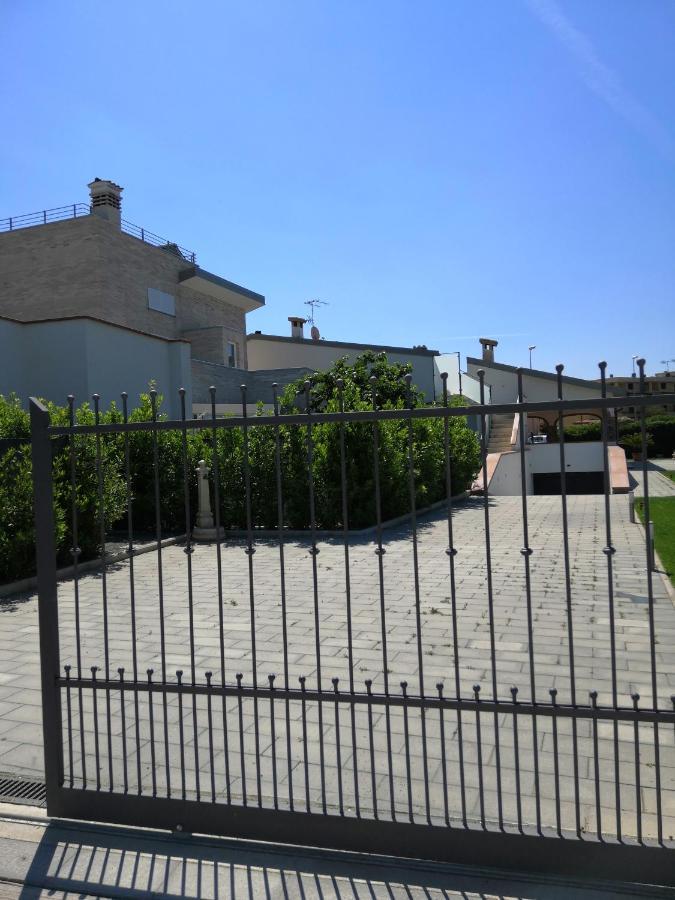 Casa Mari Bed & Breakfast Principina Terra Exterior photo